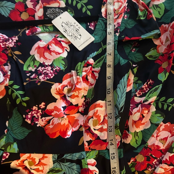 Lucille Tea Dress from Hearts & Roses London - Picture 10 of 11